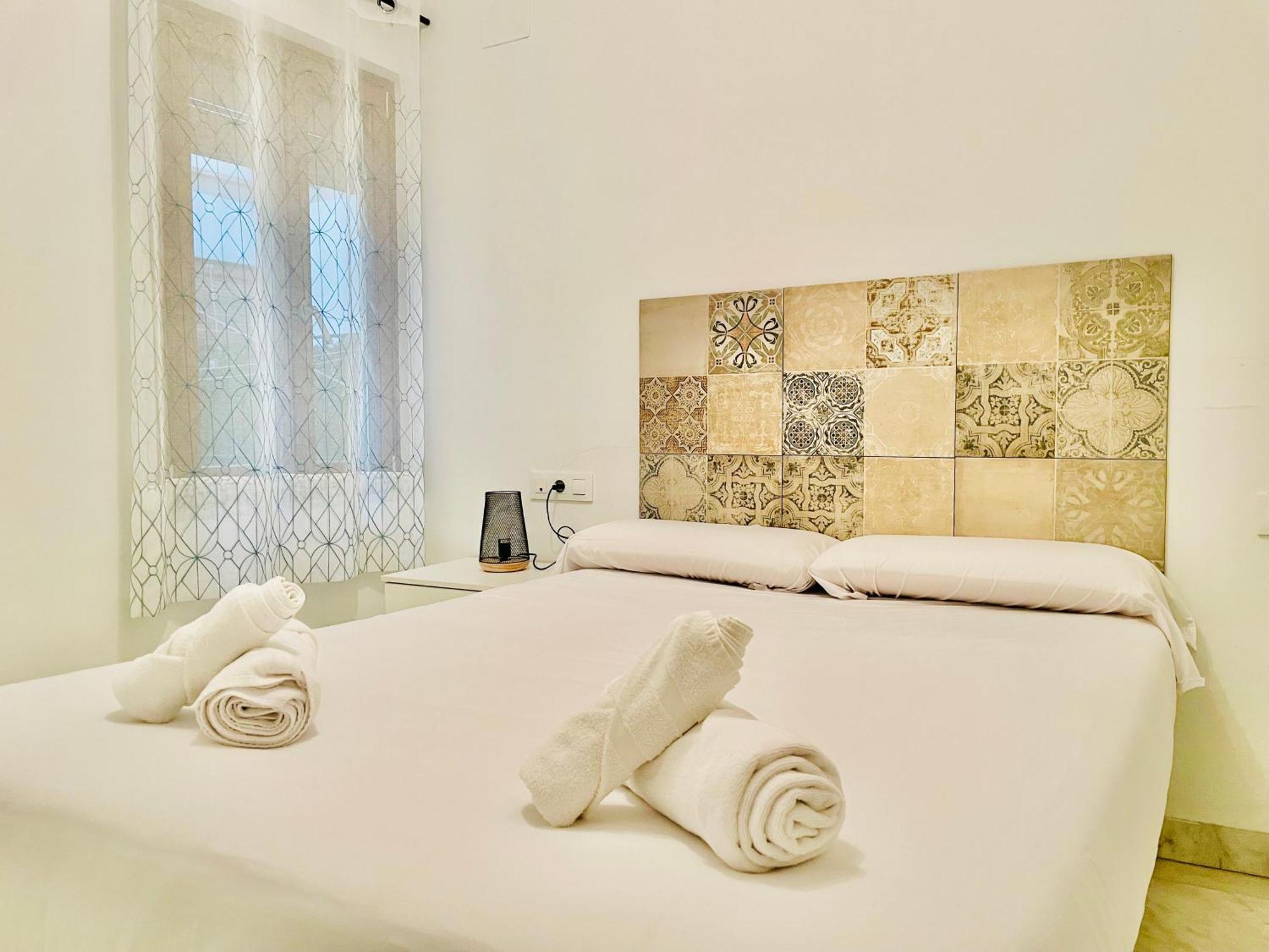 Entrecatedrales Suite Sevilha Exterior foto