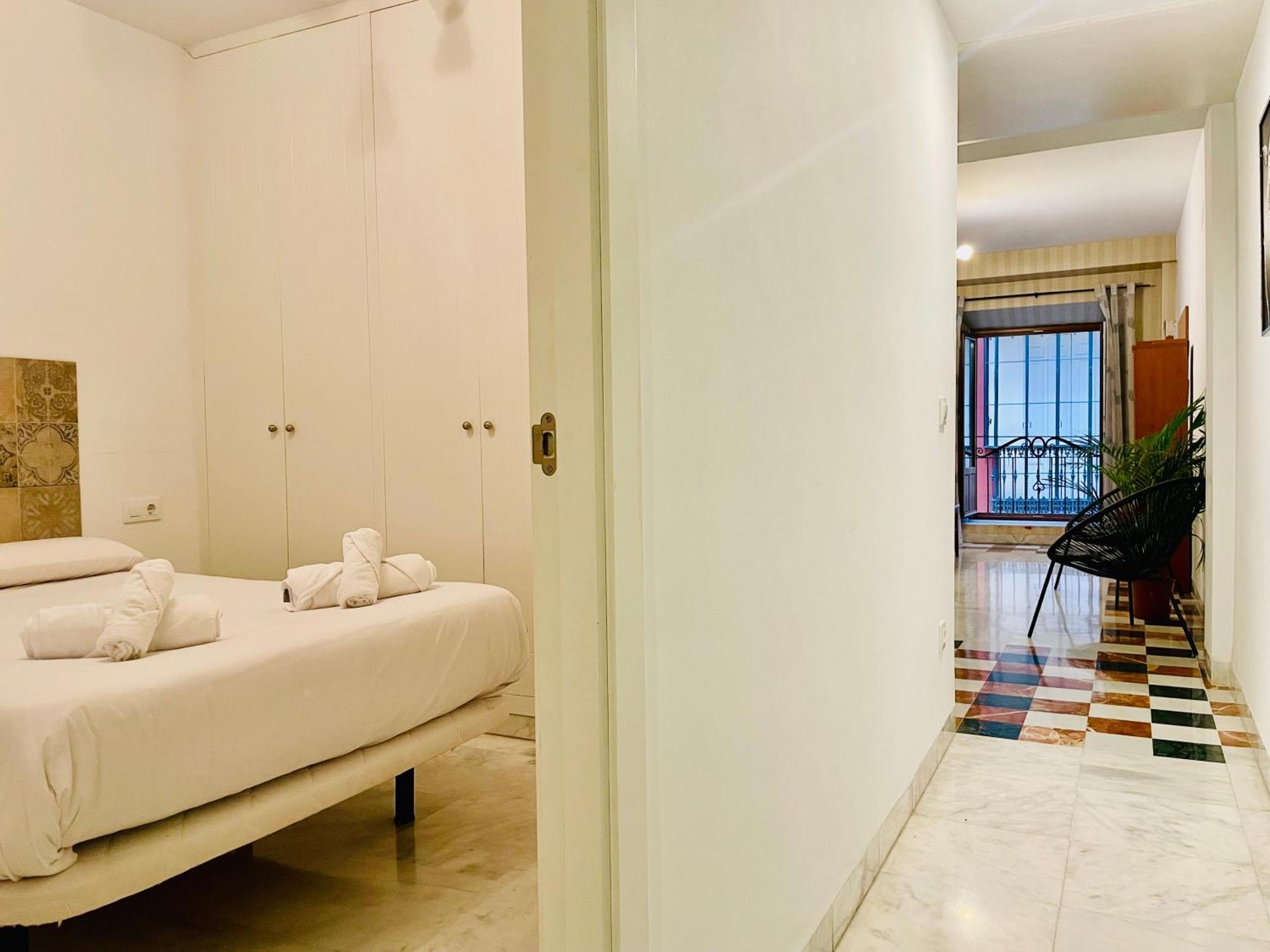 Entrecatedrales Suite Sevilha Exterior foto